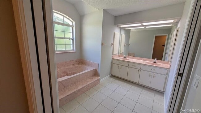 Building Photo - 4565 N Allamandra Dr