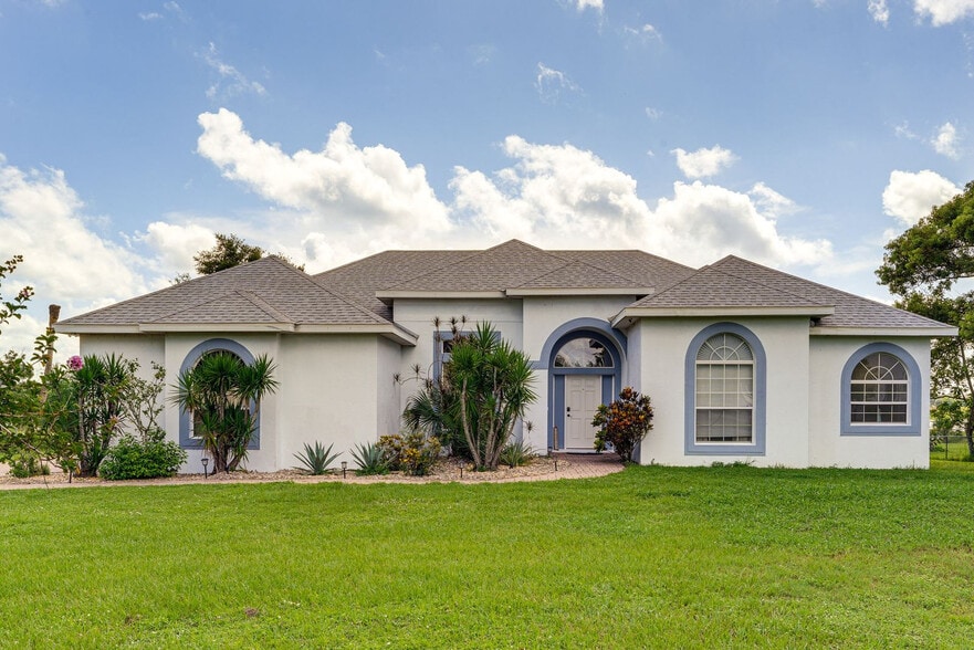 Building Photo - 803 McKay Dr