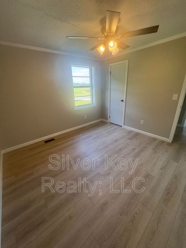 Building Photo - 137 Co Rd 193