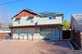 Building Photo - Acorn Flats 201