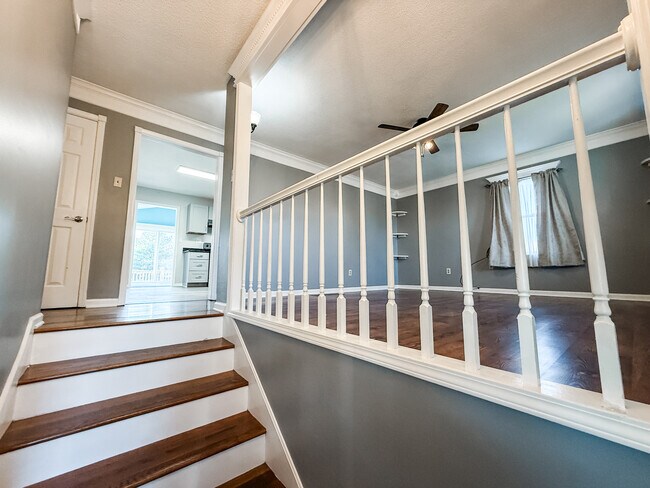 Building Photo - 208 Green Acres Dr