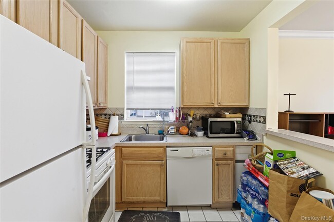 Building Photo - 163 Surf Dr