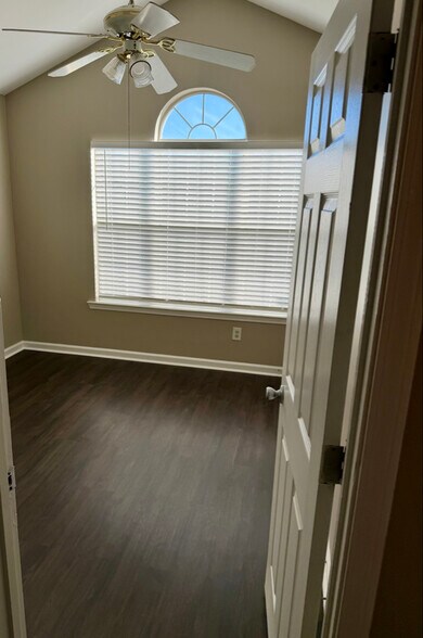 Building Photo - 124 Cove Landing