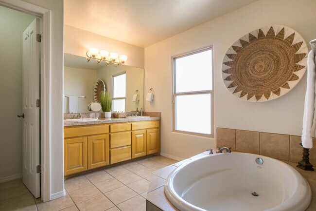Building Photo - 3432 Del Agua Ct NE