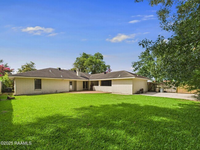 Building Photo - 128 Pigeon Loop