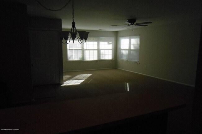 Building Photo - 112 Arrowwood Ct