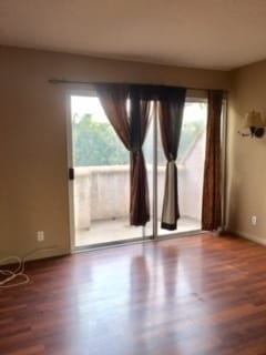 Building Photo - Beautiful 4 Bedroom 2 1/2 Bathroom Northridge Two-Story Condo, Ready for Move-In!