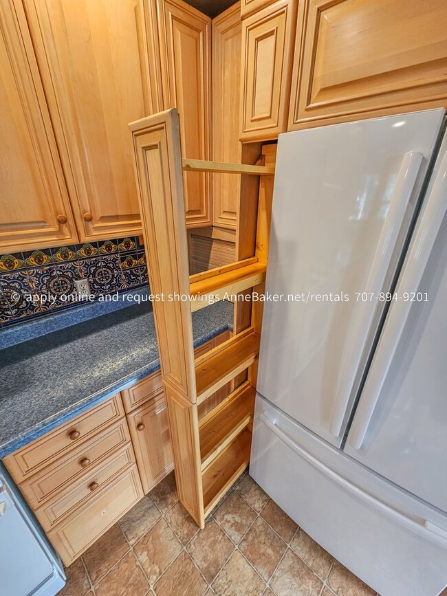 Building Photo - Exquisite Home among the Oak Trees