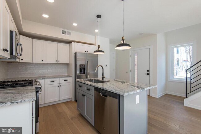 Building Photo - 3401 Hamilton St