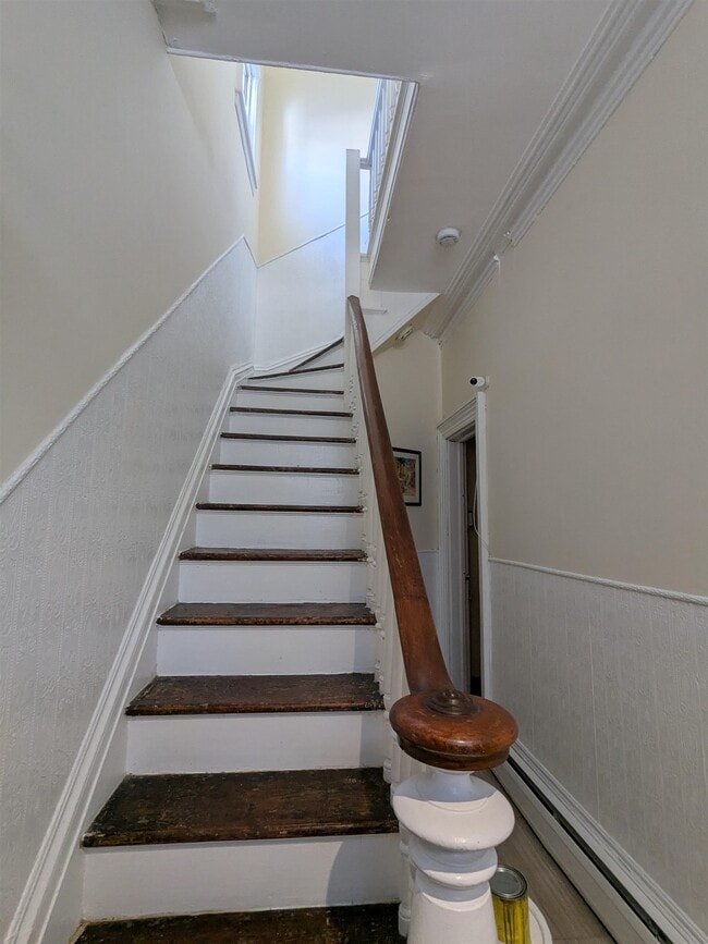 Building Photo - 112 Hague St