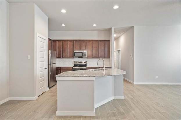 Building Photo - 9732 Grosbeak Ln