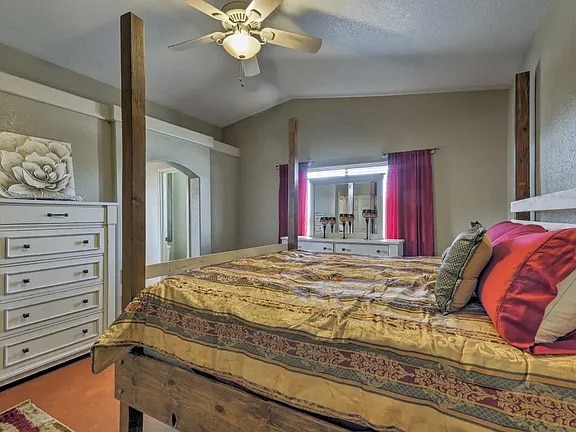 Building Photo - 2598 Rainbow Ave N