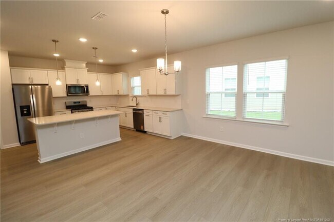 Building Photo - 756 Ben Ledi Ct