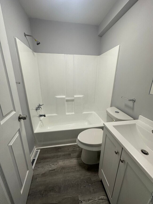 Building Photo - 3bd Single Garfield Section 8