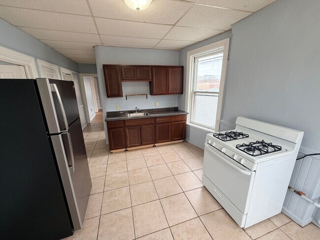 Building Photo - 308 4th St