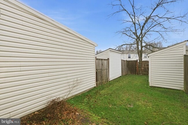 Building Photo - 524 Lancaster Pl