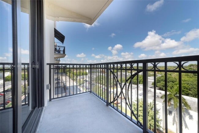 Building Photo - 301 Altara Ave