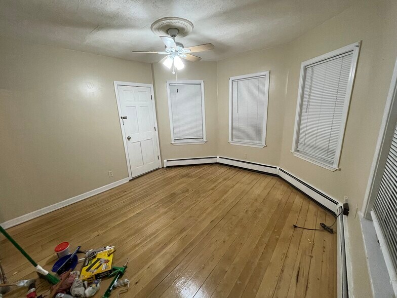 Building Photo - 7 Grover St