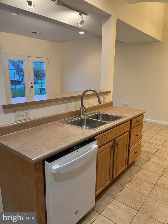 Building Photo - 2037 Powell Dr