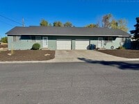 Building Photo - 1711/1715 SW Metolious