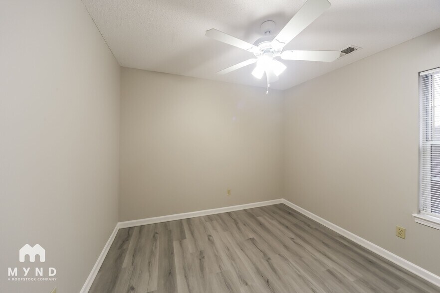 Building Photo - 3054 Caitlynn Circle S