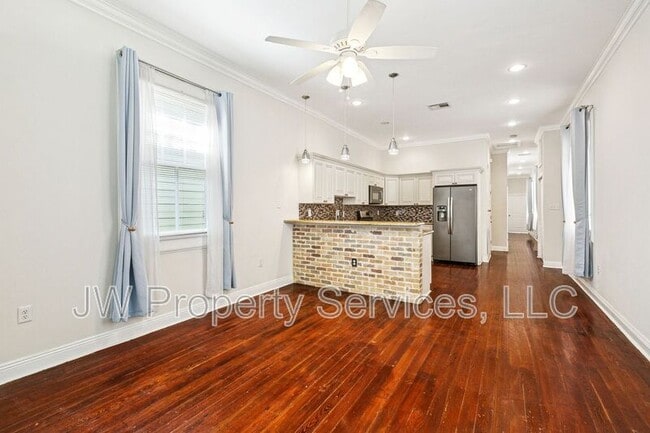 Building Photo - 1236 Alvar St