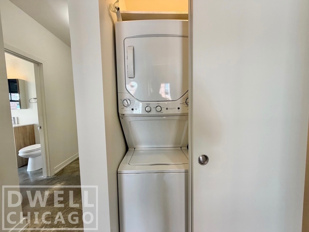 Building Photo - 1513 W Adams St