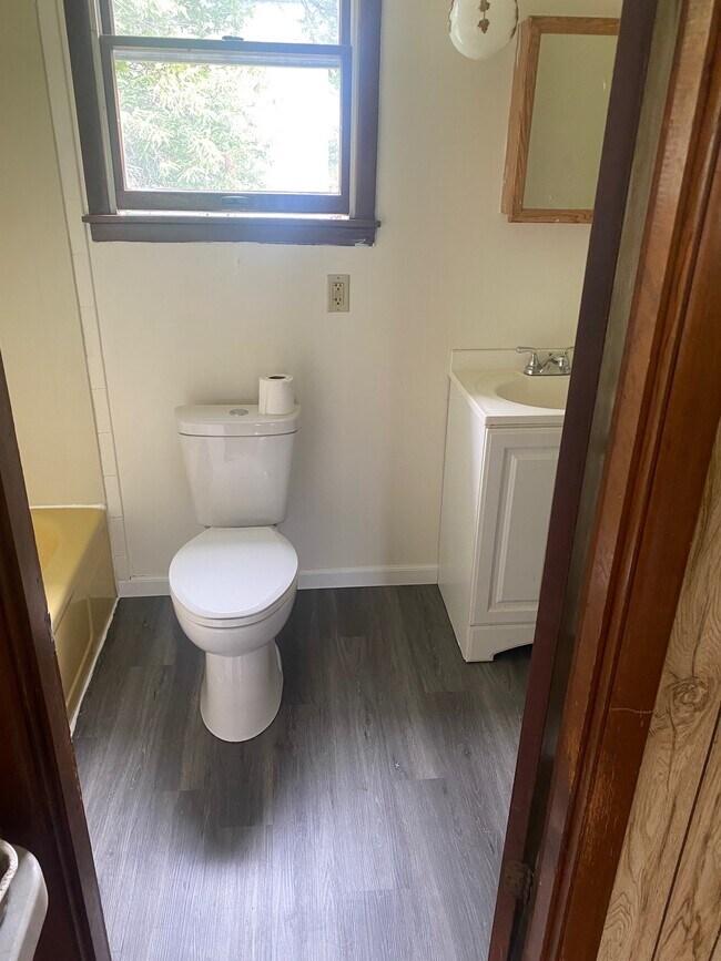 Bathroom - 315 Braeburn Rd