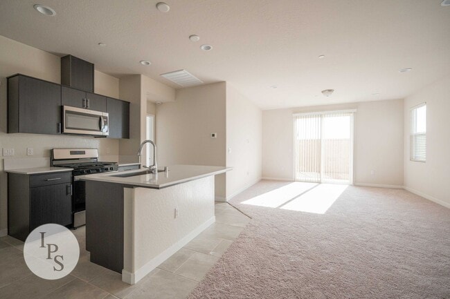 Building Photo - Riverstone Madera Home, 2BR/2BA – Numerous HOA Amenities!