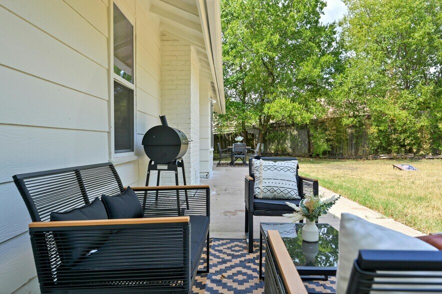 Backyard - 9414 Meadow Vale