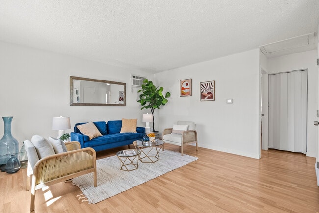 Building Photo - 7309 W Hampden Ave