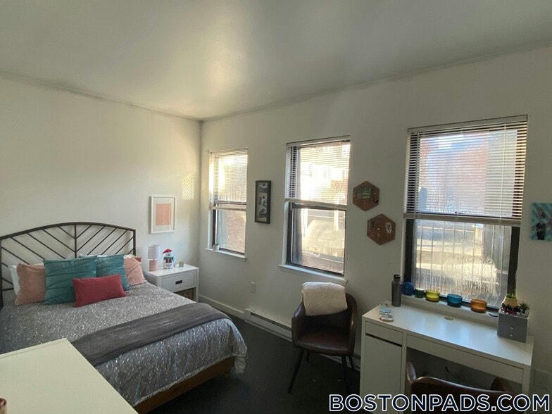 Building Photo - 774 Columbus Ave