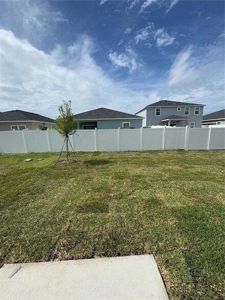 Building Photo - 4612 SW 83rd Lp