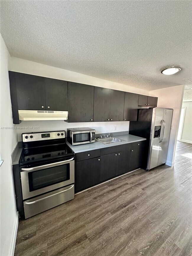 Primary Photo - 11465 SW 215th St