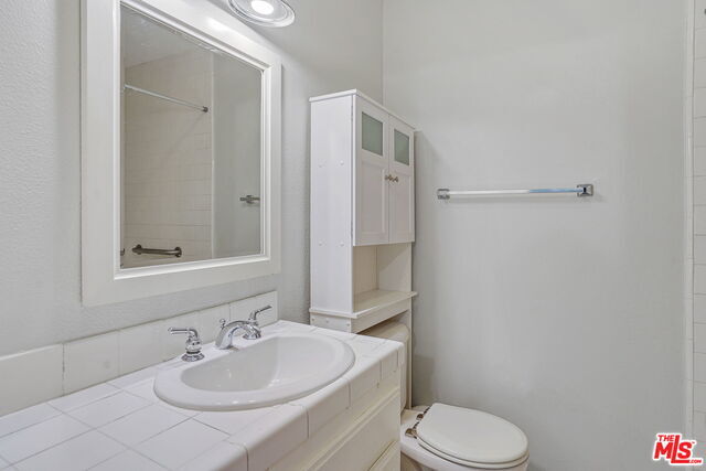 Building Photo - 1006 Havenhurst Dr