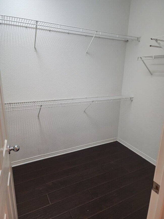 Building Photo - 4 Bedroom Single Level Home in Redhawk wit...