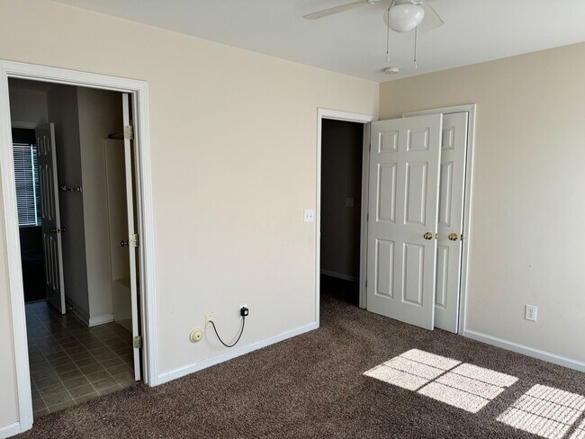 Building Photo - Charming 2-Bedroom, 2-Bath Townhouse in Winston-Salem