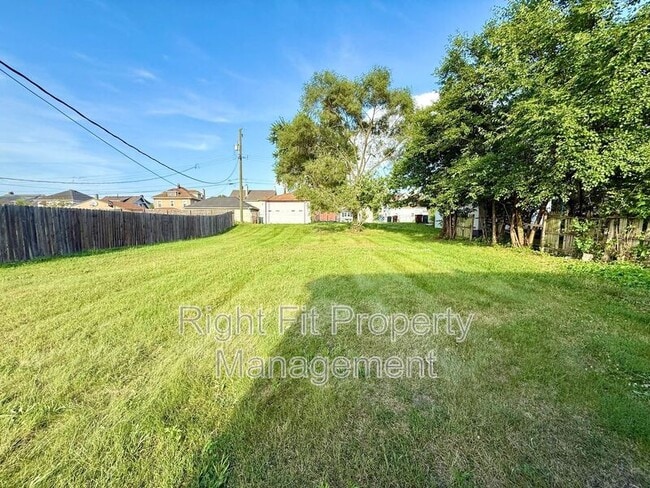 Building Photo - 1211 Lind St