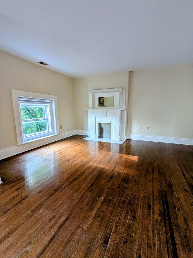 Building Photo - 1461 S 1st St