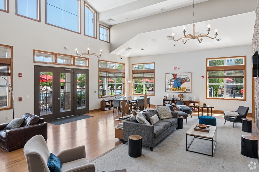 Club Room - Madison Farms (0381)