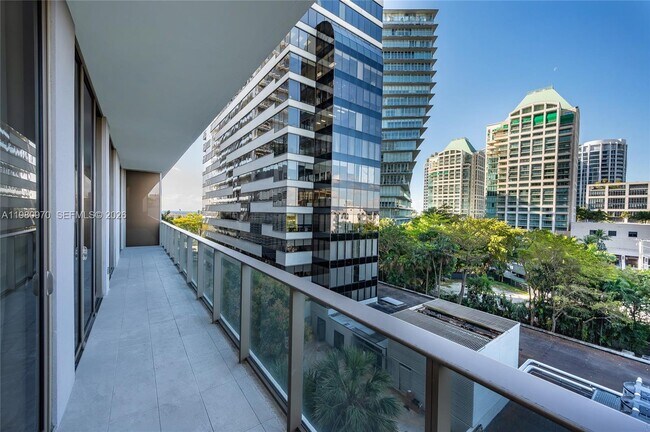 Building Photo - 2678 Tigertail Ave