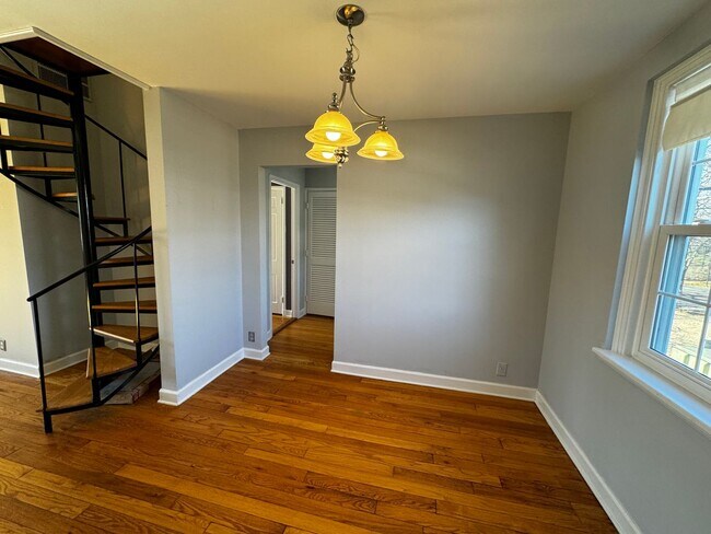 Building Photo - Experience Elevated Living in Arlington, VA