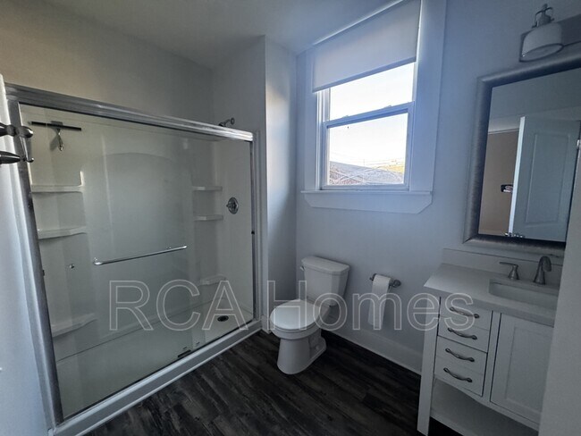 Building Photo - 1112 Pleasant St