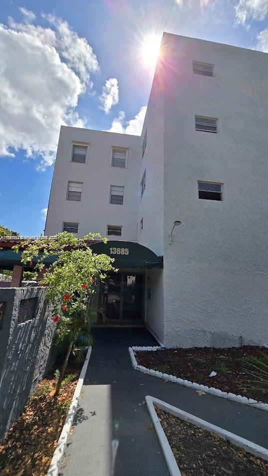 Building Photo - 13685 NE 10th Ave