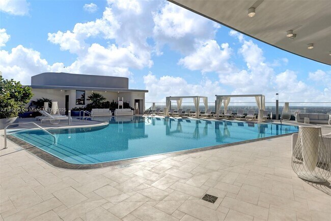 Building Photo - 1000 Brickell Plaza