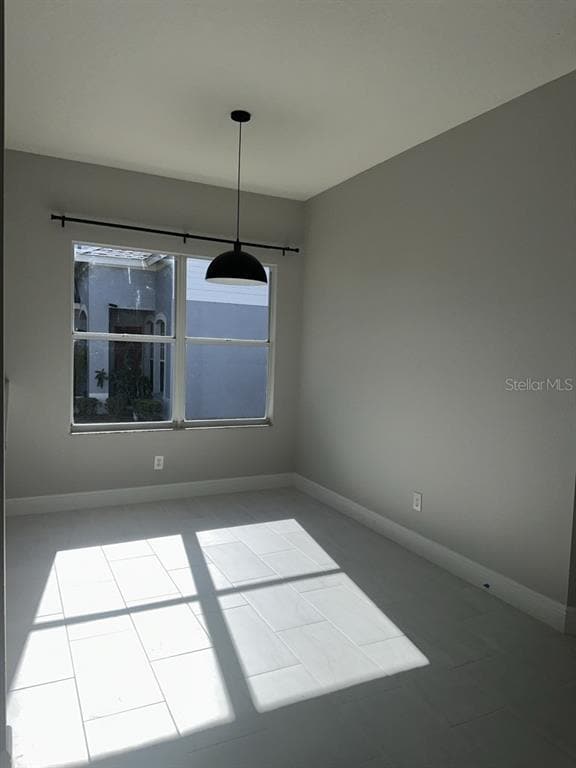 Building Photo - 1329 Avonwood Ct