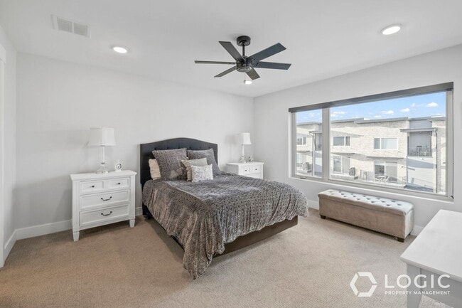 Building Photo - Beautiful Row End Townhome in Park City Utah!
