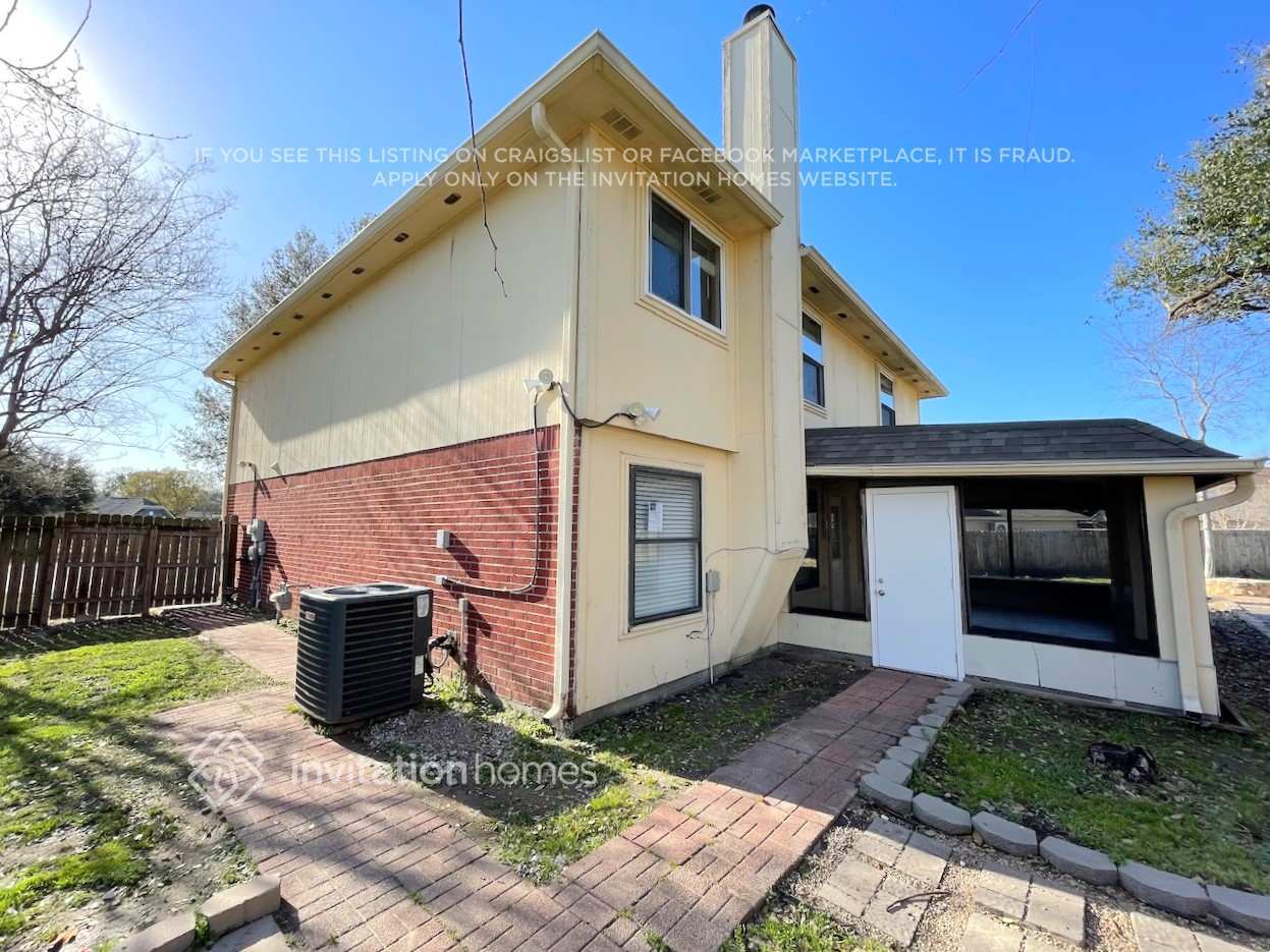 Building Photo - 10502 Mills Cove St