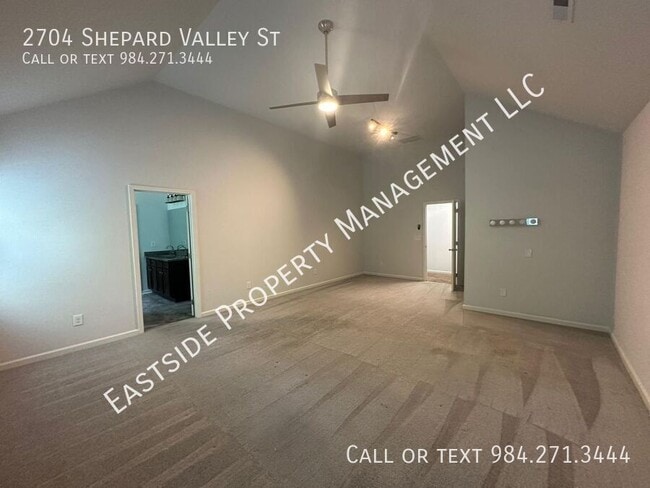 Building Photo - 2704 Shepherd Valley St