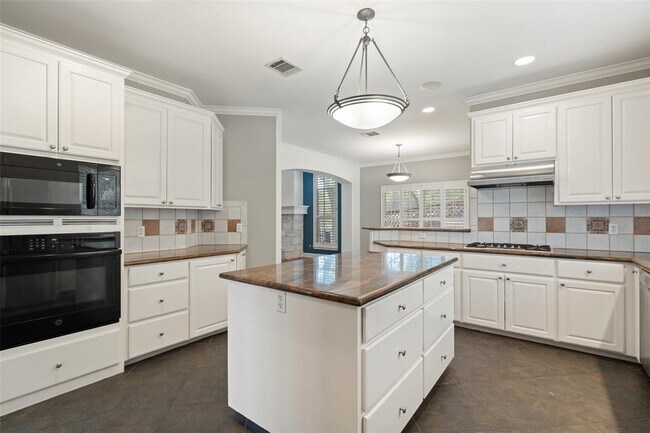 Building Photo - 4305 Shoal Creek Blvd
